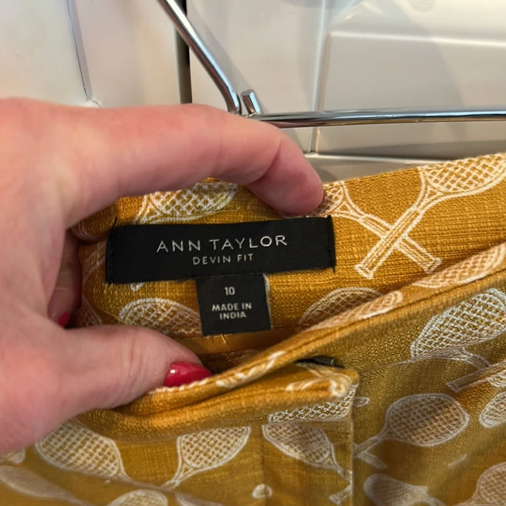 Ann Taylor Yellow Tennis Patterned Women's Devin Shorts - Picture 2 of 3